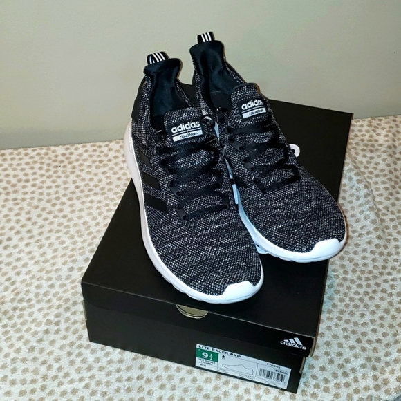 Adidas lite Racer Made with Earth Friendly Materials Fabrication. - Picture 1 of 11